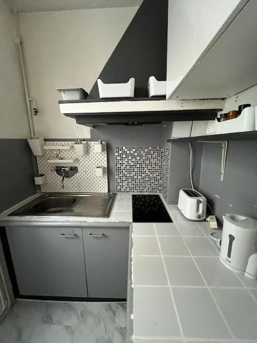 Ferienwohnung Montmartre Joli 2 Pieces Au Pied Du Sacre Coeur Paris Exterior foto